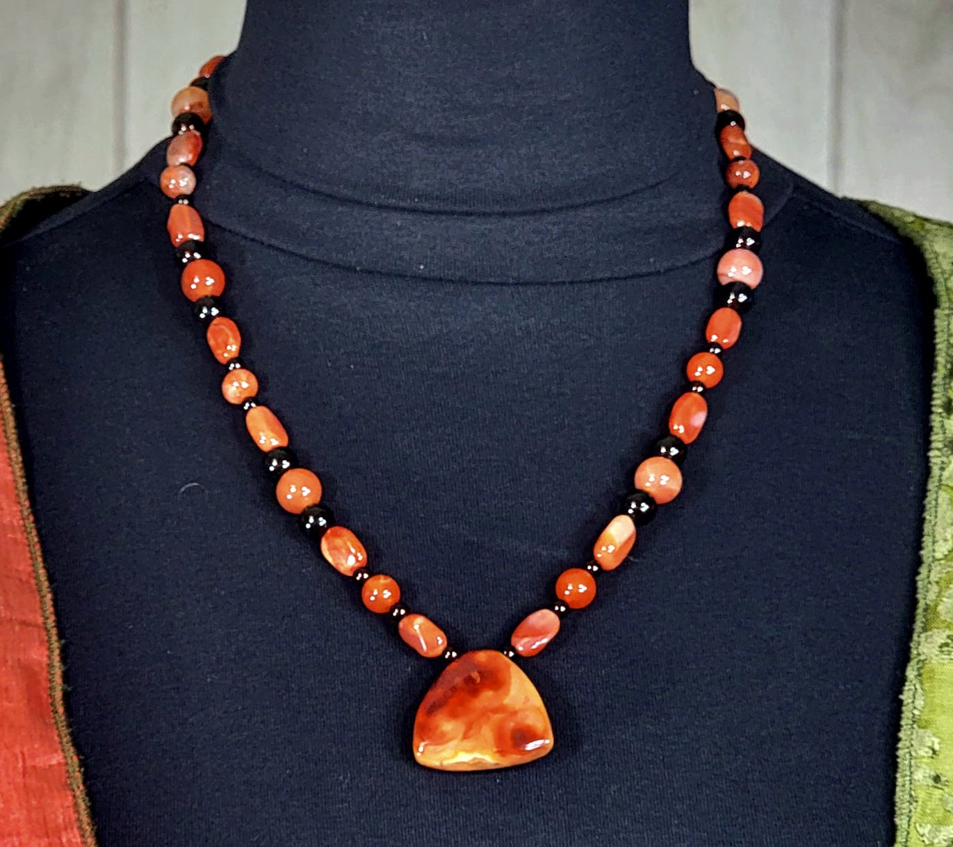 Carnelian Pendant: Carnelian & Black Onyx