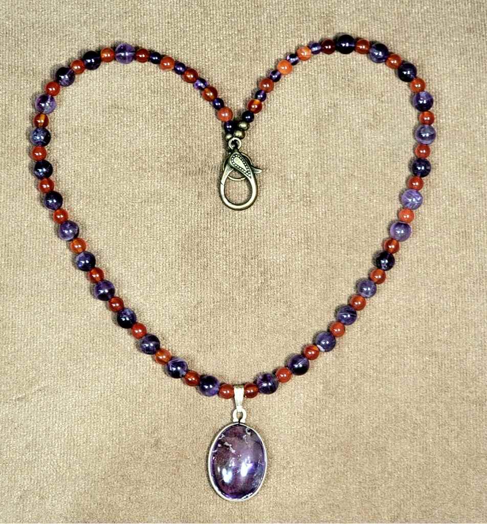4Peaks Amethyst (rare) Cabochon: Carnelian & Amethyst